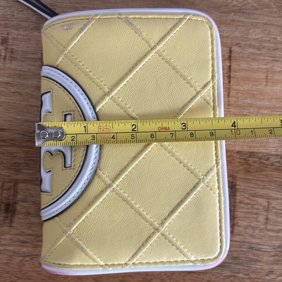 Tory Burch Small Fleming Soft Patent Leather Border Yellow Wallet - Picture 13 of 14